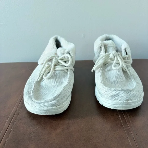 Hey Dude Britt Shoe - Picture 2 of 7